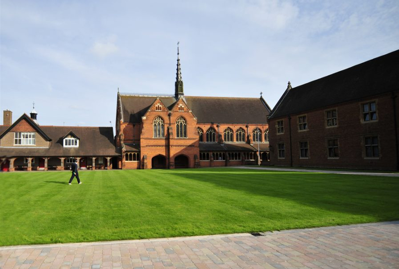 Obóz językowy na kampusie Berkhamsted School w Anglii