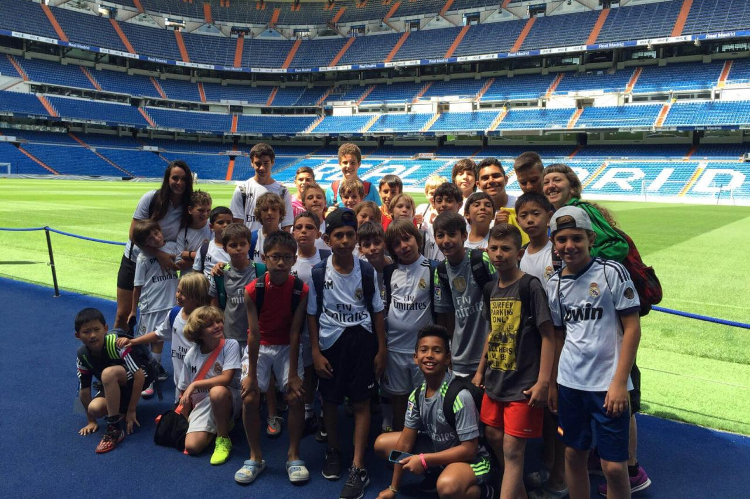 Obóz pilkarski i językowy Fundación Real Madrid Campus Experience w Madrycie w Hiszpanii