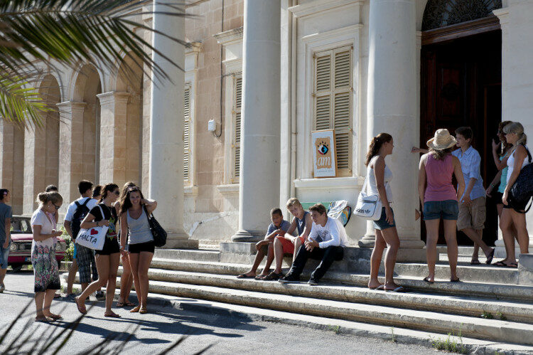 Obóz językowy AM Language w Slierma i St. Julian's na Malcie