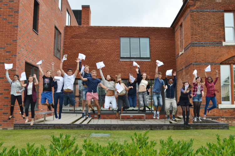 Obóz językowy PLUS Brentwood Londyn Anglia